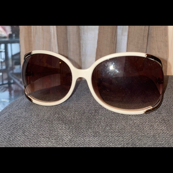 Authentic Cream with Gold Fendi emblem Sunglasses main image 4